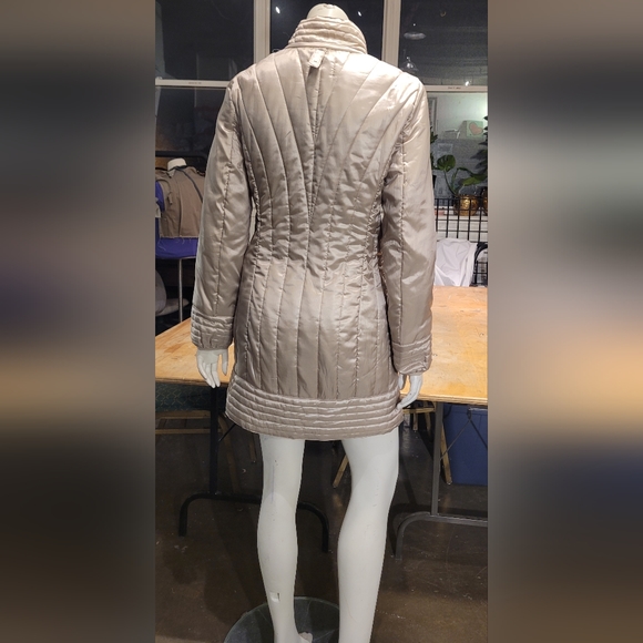 Danier taupe leather coat with under jacket liner size M like new - Picture 6 of 14